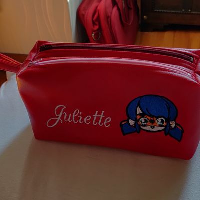 et puis des trousses... doubles.