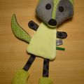 Doudou renard plat gris et vert