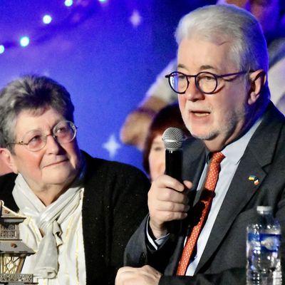 A GUICHETS FERMÉS, DES VŒUX A L’IMAGE DE LA VILLE : OUVERTS ET DIVERS.