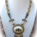 COLLIER CABOCHON BRODE "LES PAPILLONS"