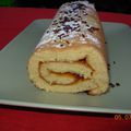 Gâteau roulé à la confiture de nectarine maison