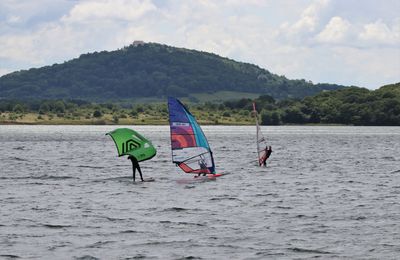 Sports de glisse sur le lac de Madine, en Lorraine, le lundi 6 juin 2022