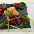 Crêpes légères au Cantal, tomate, crème fraîche et Savora.........+ Anniblog