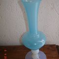 Vase solifore ancien en opaline