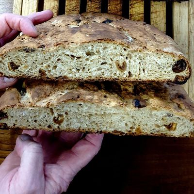 Pain Farine de Sarrasin et Figues séchées.