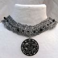 Collier ras du cou métal noir crocheté avec pendentif et perles facétées noires