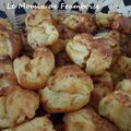 Gougères aux allumettes de jambon