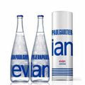 Evian se rhabille. 