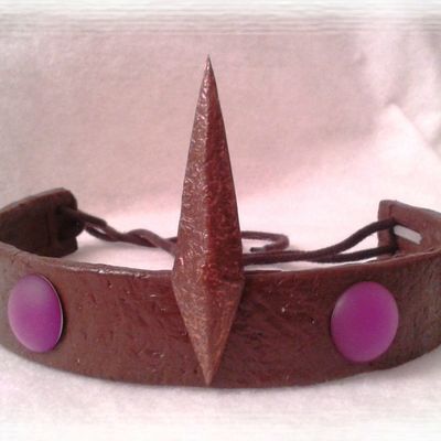 Pas habituel  Une Couronne !