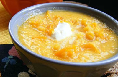 Crème de carottes aux lentilles corail et à l'orange