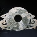 Bi with two dragons and grain pattern, Warring states period, Shanghai Museum 