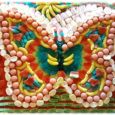 Un gâteau de bonbons pour une tombola