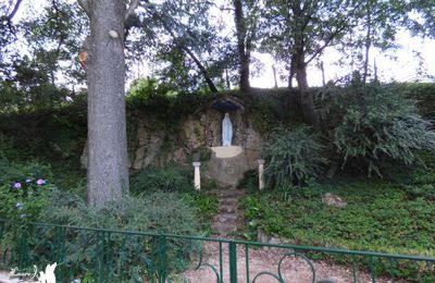 ♥ La grotte de La Vierge à Chaussan (dept 69) ♥