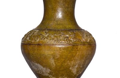 Chinese Ceramics from the Collection of Dr Wou Kiuan sold at Sotheby's London, 17 May 2023