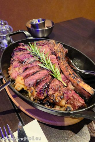 Charcoal - viande grillée au charbon de bois à Bruxelles 