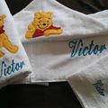 cape de bain  serviette de toilette et gant  winnie l ourson