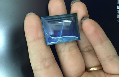 Lapis Lazuli : Broche magnétique artisanale en résine