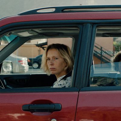 Critique : LES COURAGEUX: un drame social suisse avec Ophélia Kolb en mère courage