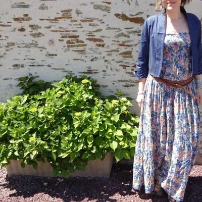 La veste en jean, l'indispensable de la saison à glisser sur vos robes!