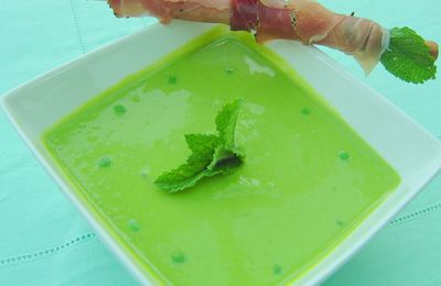 Velouté de petits pois au speck