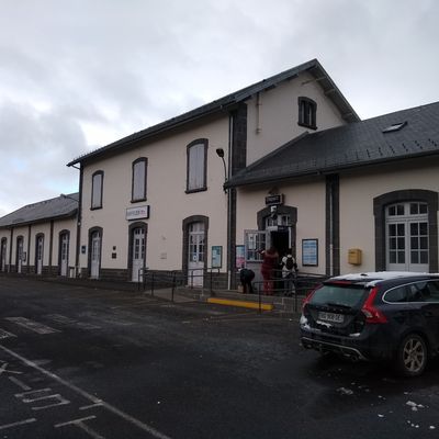 Millau, Saint-Flour : deux gares jadis actives, une ligne Béziers-Neussargues sous-exploitée