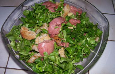 Salade de mâche aux foies de volailles