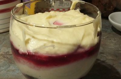 Verrines chocolat blanc framboises façon tiramisu