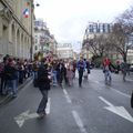 Manifestation :chaine humaine rue des écoles 