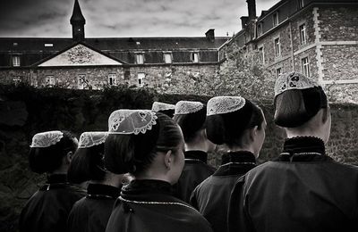 Danseurs & Costumes : Mur de Bretagne