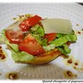 GALETTE DE POMMES DE TERRE, SALADE DE ROQUETTE, TOMATES