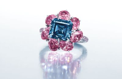 Superb coloured diamond ring, Moussaieff