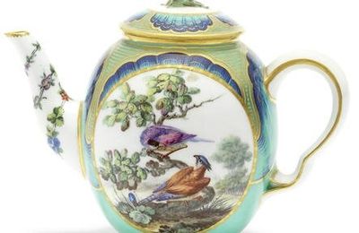 A rare Sèvres 'petit verd'-ground teapot and cover, circa 1765