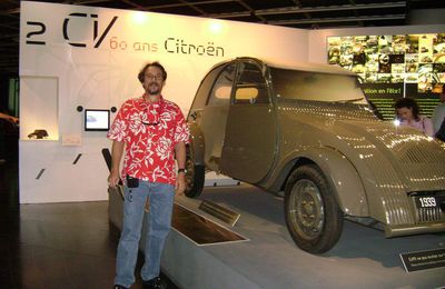 Voyage au pays natal des 2CV ! 60 ans Citroën Paris France