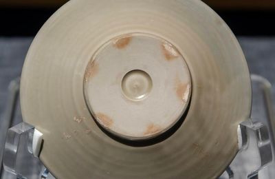 Yue celadon bowl, Tang dynasty (618-907)