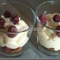 Verrine minute ( spéculos/ crème mousseline/ framboise)