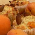 Muffins pêche, abricots, amandes et romarin...un peu de provence dans mon gouter!