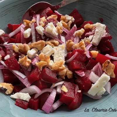 Salade de betteraves rouges, feta et noix