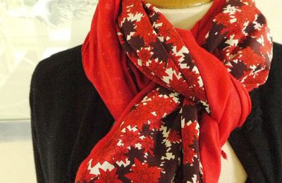 Grand foulard, étole ou châle soie rouge Hermès rouge Bordeaux double face pashmina rouge