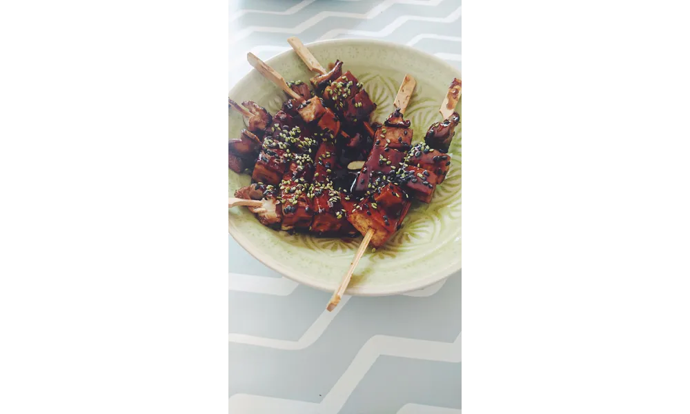 Yakitori de tofu aux shitakés 