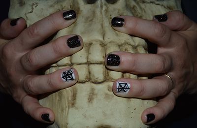 Spider nails