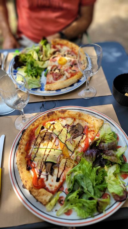 ...Pizzeria la Trattoria à Sathonay camp... 