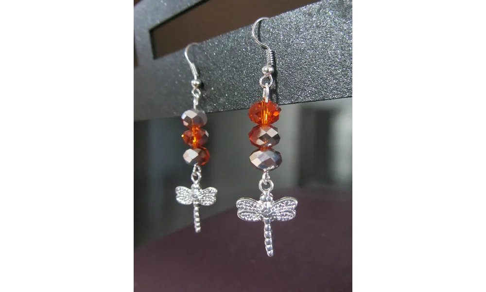 boucles pendantes oranges et libellule