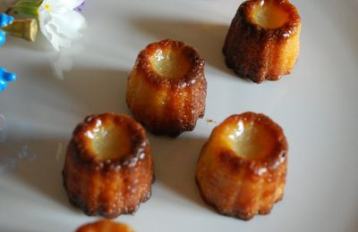 Cannelés bordelais