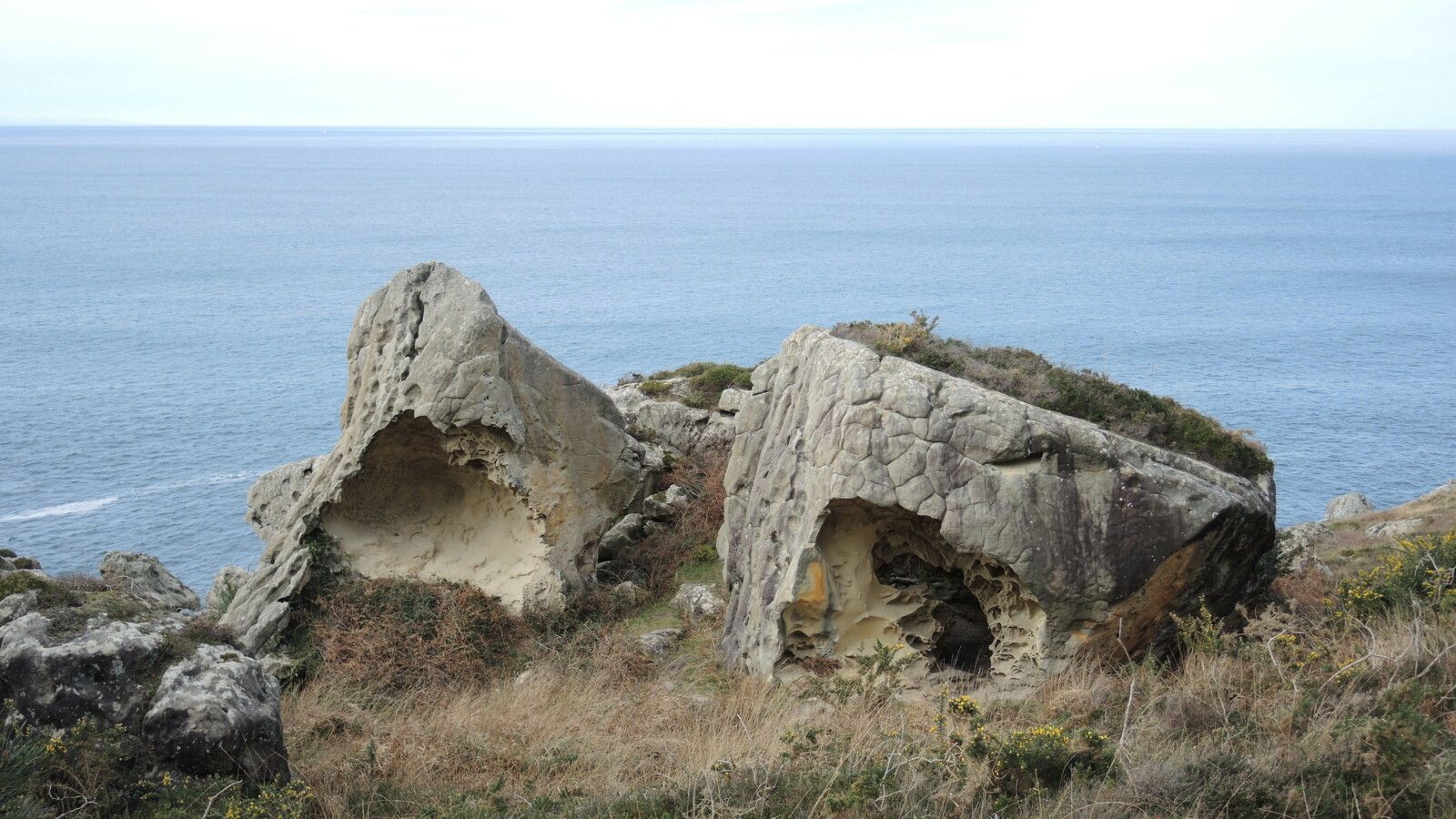 Vallée des couleurs, le chaos, les requins-serpents.  (Espagne)