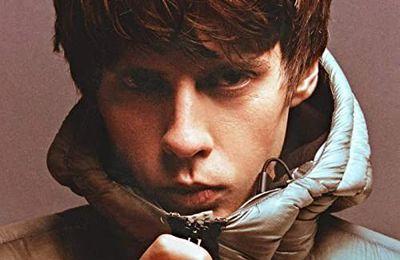 "Saturday Night, Sunday Morning" de Jake Bugg : maîtrise de la musique populaire anglaise classique…