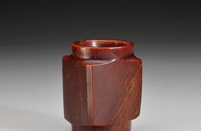 Jade cong tube, Qijia culture (2300-1700 BCE)