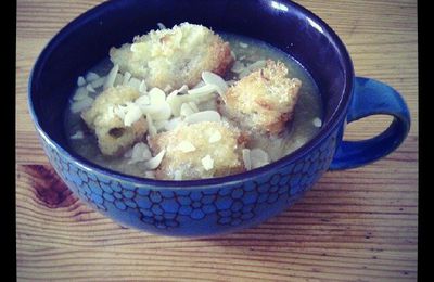 Soupe de légumes hivernale au cumin et ses p'tits croûtons à l'ail