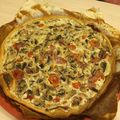 TARTE SALE AUX CHAMPIGNONS JAMBON DE BAYONNE ET TOMATE AVEC MASCARPONE