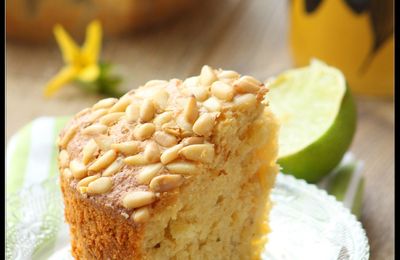 Gâteau aux saveurs méditerrannéennes (huile d'olive, citron vert et pignons de pin).