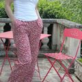 Le pantalon rouge.